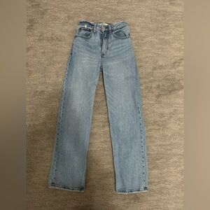 Abercrombie 90’s Relaxed Jean High Rise